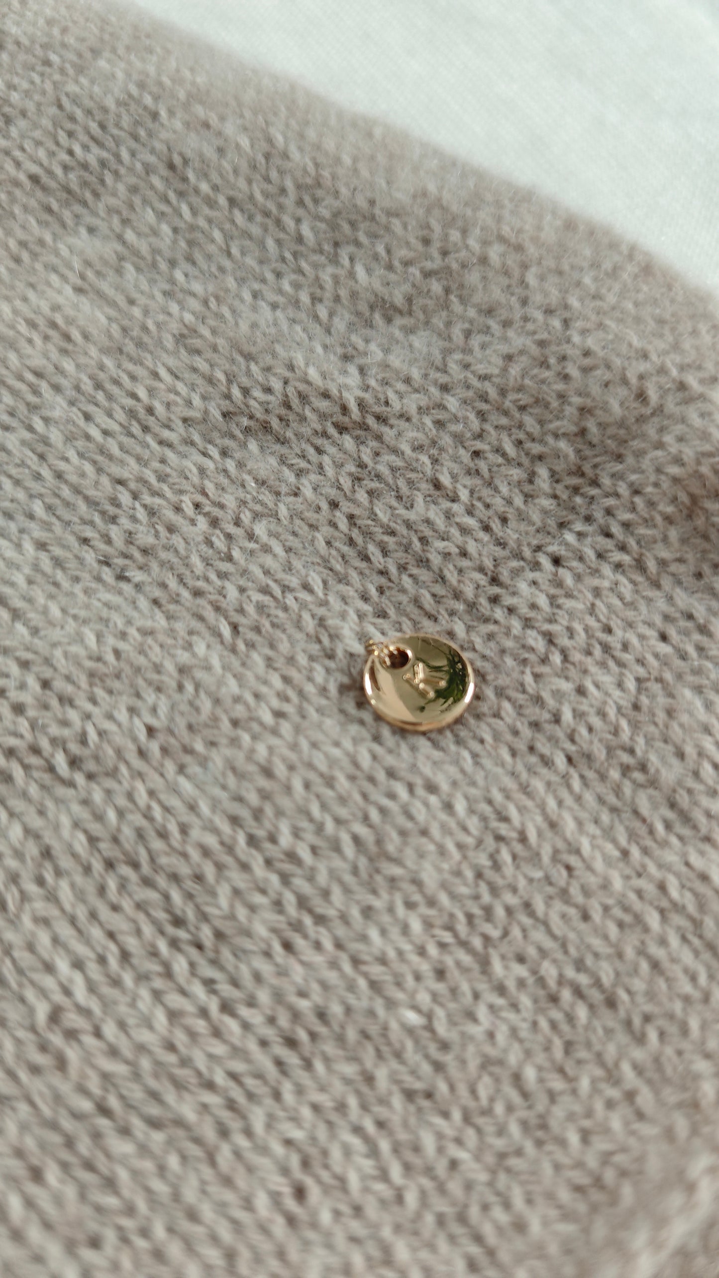 Kaschmir Schal in Beige mit goldenen Reparaturen