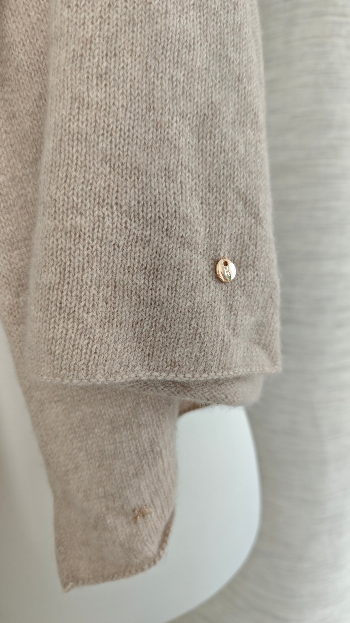 Kaschmir Schal in Beige mit goldenen Reparaturen