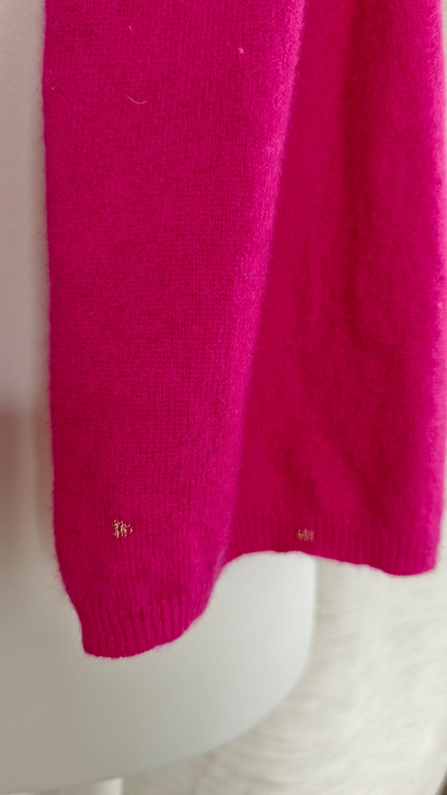 Kaschmir Schal in Pink mit goldenen Reparaturen